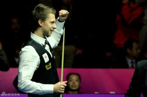 她全程目视 她全程目视