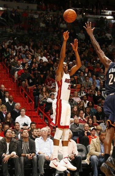 尤为亮眼 尤为亮眼